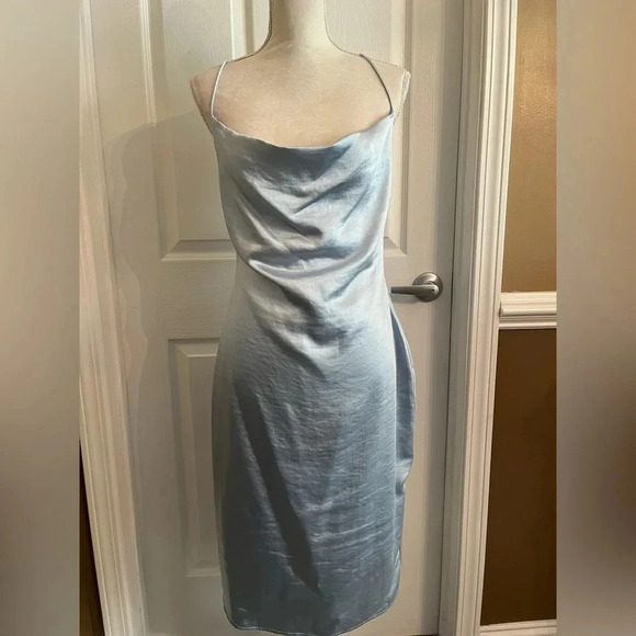 Superdown Long silky dress 👗 NWT size L in a light blue color - Picture 2 of 12